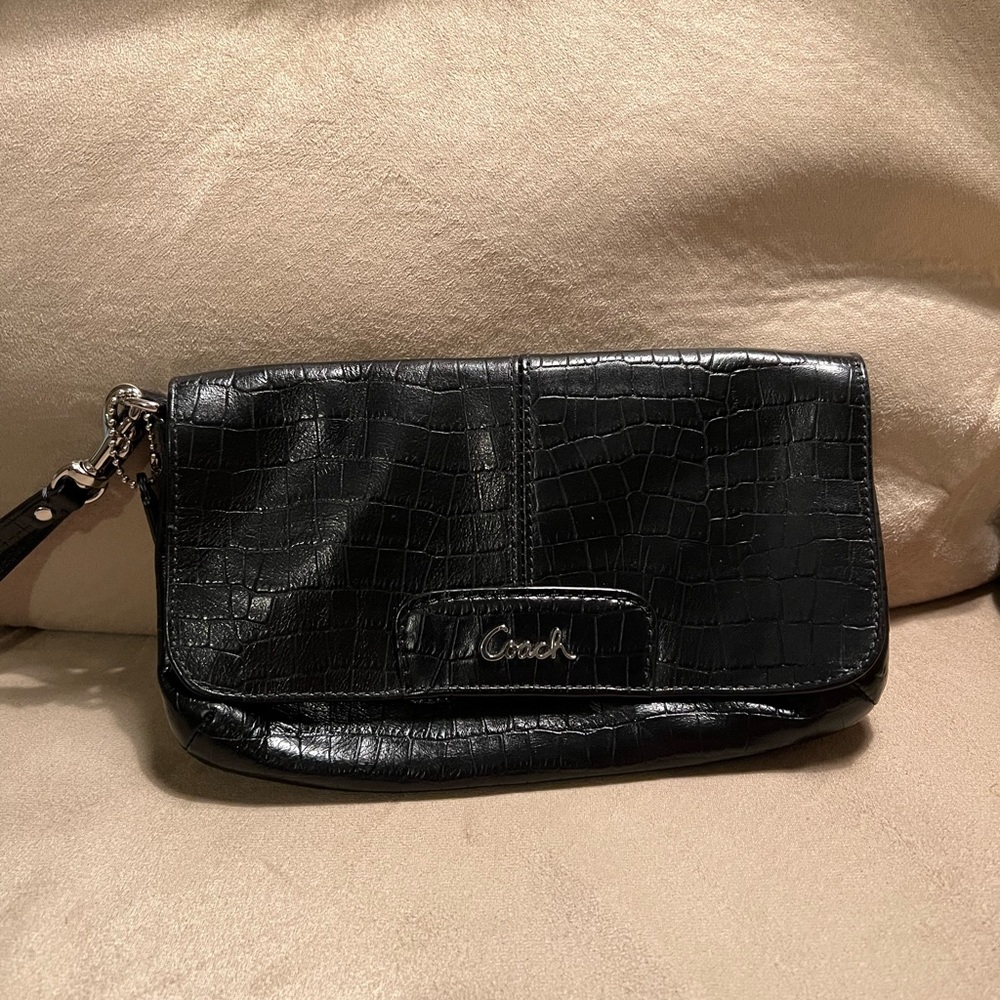 Coach black leather wristlet in excellent condition - Picture 1 of 14